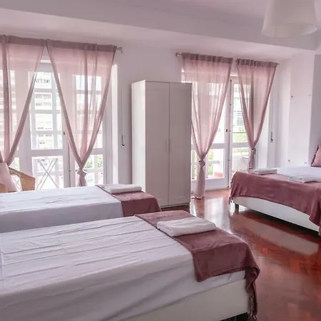 Pensjonat 4u & Vii Airport Lizbona