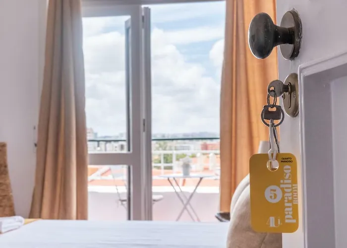 4u & Vii Airport Guest house Lisbon