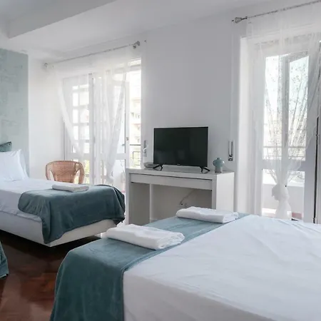 4u & Vii Airport Guest house Lisbon