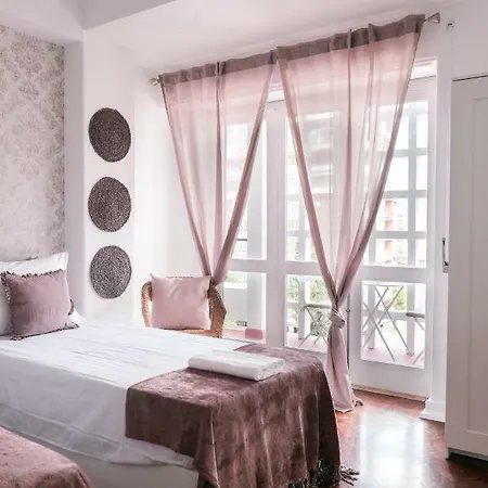 4u & Vii Airport Guest house Lisbon